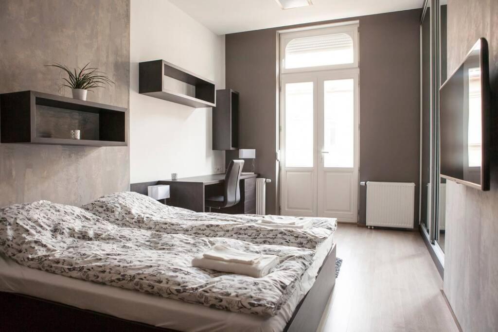 Apartament Downtown Ulloi 3 *